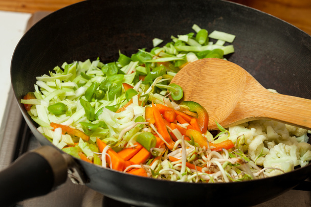 Smażone warzywa z kurczaka, wieprzowiny, dżem i krewetki do l - Zdjęcie, obraz