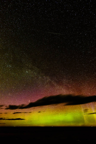 Luci settentrionali intense (Aurora borealis) sul Mar Baltico
 - Foto, immagini