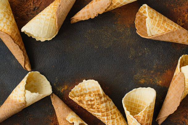Empty waffle cones - Foto, afbeelding
