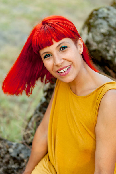 Czerwone włosy młoda kobieta - Zdjęcie, obraz