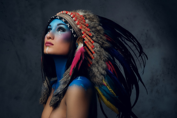 Zblízka portrétní šamanské ženské - Fotografie, Obrázek
