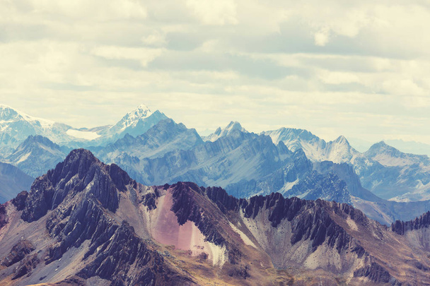 Pięknych górskich krajobrazów w Cordillera Huayhuash - Zdjęcie, obraz