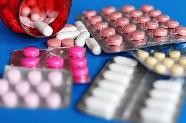 Comprimidos e outras drogas para manipulações ilegais de doping. Farmácia antibiótico e antidepressivo
. - Foto, Imagem