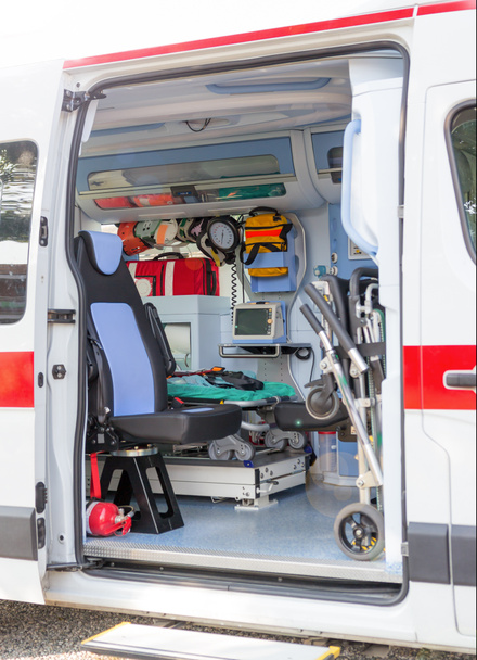 Dentro de la ambulancia
 - Foto, Imagen