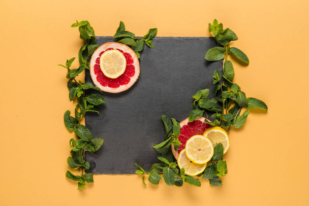 mint leaves and citrus slices - Fotoğraf, Görsel