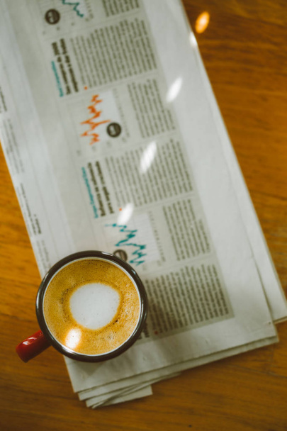 Espresso-Kaffee in Emaille-Tasse - Foto, Bild