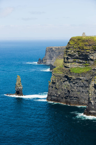 Cliffs of Moher, North Ireland sea coastline, sunny summer landscape - Zdjęcie, obraz
