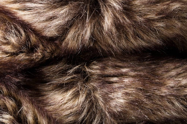 υφή γούνας. Κόκκινο καφέ γκρι λύκος, αλεπού, φέρει φυσική γούνα, έννοια των ζώων άγριας πανίδας και στυλ για φόντο, υφές και ταπετσαρία. Μακροεντολή καφέ γούνα - Φωτογραφία, εικόνα