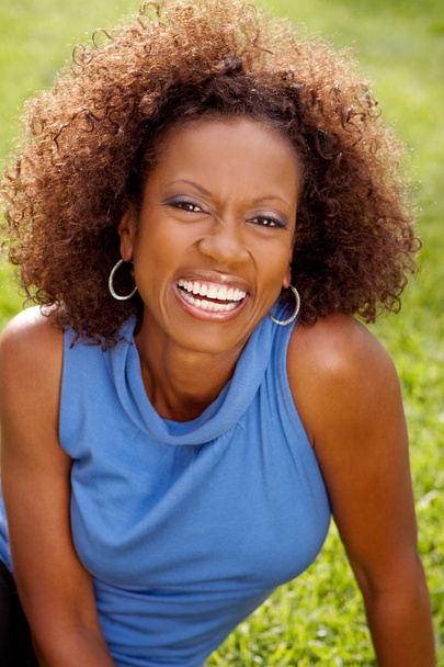 Afro-amerikai érett nő. - Fotó, kép