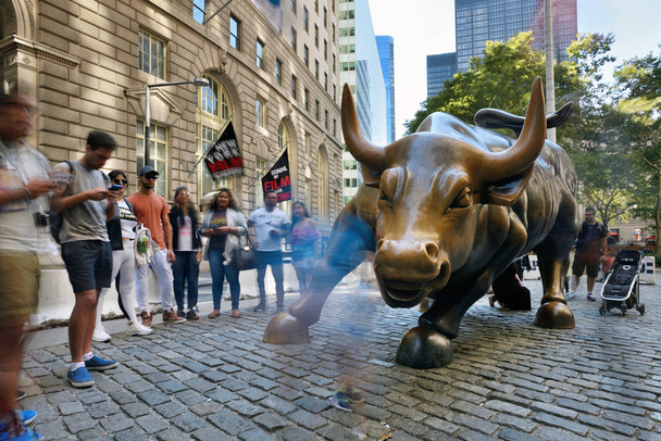Charging Bull in Lower Manhattan - Foto, Imagem