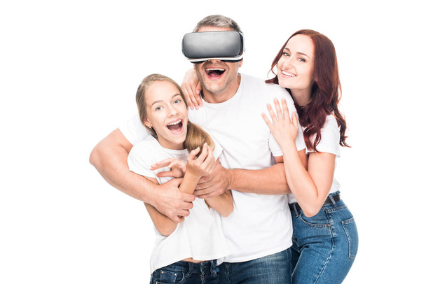family using vr headset - Foto, afbeelding