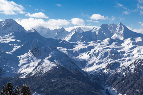 view of Alps in Zillertall valley, Austria - Foto, afbeelding