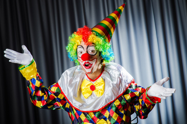 Lustiger Clown beim Studiodreh - Foto, Bild