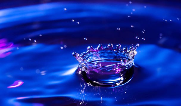 víz korona splash - Fotó, kép