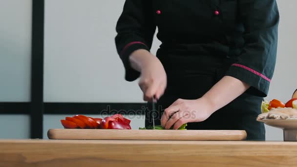 Chef chopped green onions  - Video, Çekim