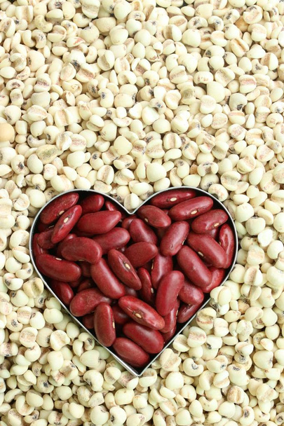Red beans and job 's tear
 - Фото, изображение