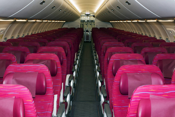 Prázdné třídy economy sedadla v kabině - Fotografie, Obrázek