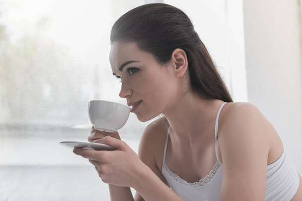 woman with cup of coffee - Фото, зображення