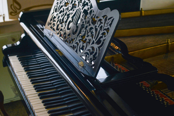 Piano retro vintage
 - Foto, imagen