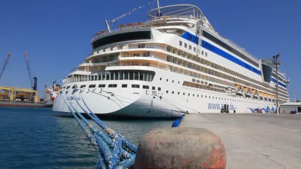 cruiseschip in poort antalya, Turkije - Video