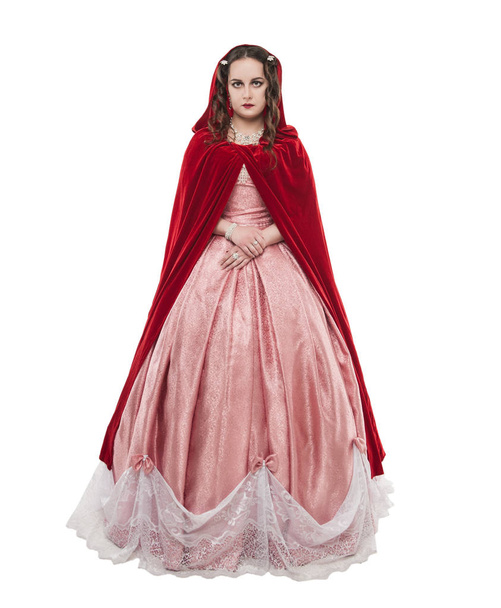 Jovem mulher bonita em vestido medieval longo e capa vermelha isola
 - Foto, Imagem
