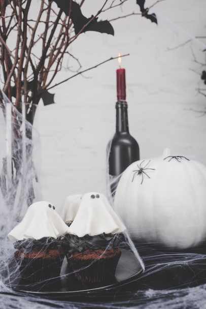 cupcake e decorazioni di Halloween
 - Foto, immagini