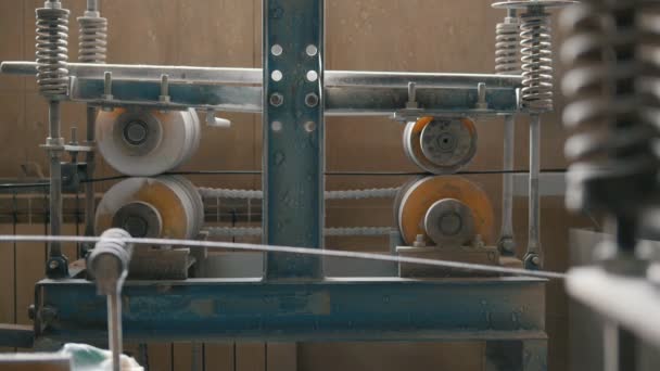 Fabrication d'armatures composites - mécanisme rotatif des machines sur l'industrie chimique
 - Séquence, vidéo