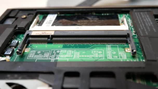 El defter içinde RAM DIMM yükleme - Video, Çekim