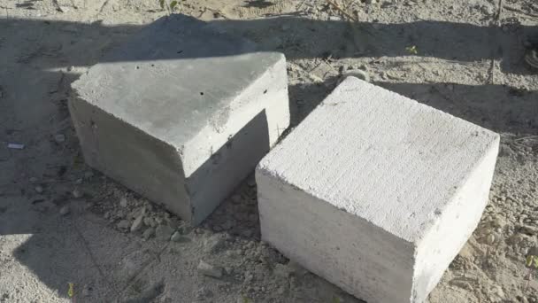Production de blocs de béton mousse
 - Séquence, vidéo