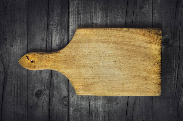 Yiyecek arka planında boş vintage kesme tahtası konsepti - Fotoğraf, Görsel