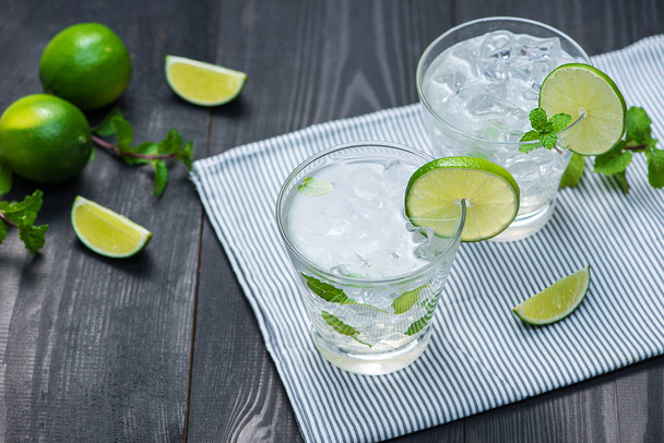 Fresh cocktail with lime - Foto, Imagen