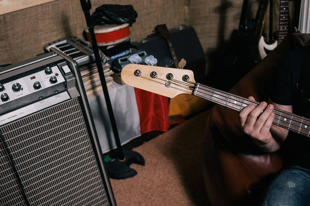 Bass guitar riff in studio closeup - Fotografie, Obrázek