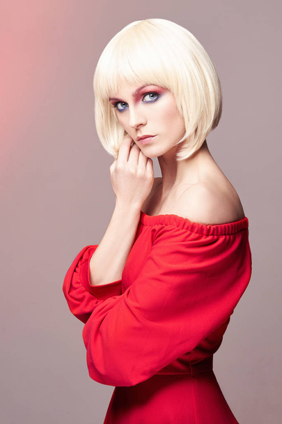 beautiful blond woman with bob hairstyle - 写真・画像