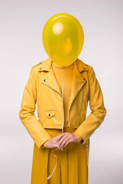 modieuze meisje met ballon - Foto, afbeelding