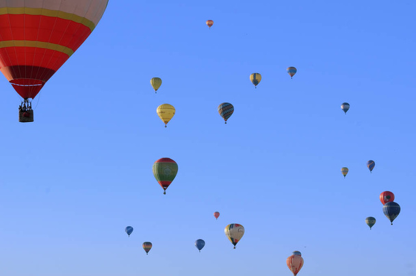 Αερόστατα θερμού αέρα σε Chambley - Φωτογραφία, εικόνα
