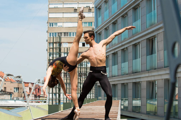 Ballet dancers performance in the city - Fotoğraf, Görsel