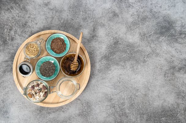 Harina de avena muesli desayuno chia semillas linaza miel Superfoods
 - Foto, imagen