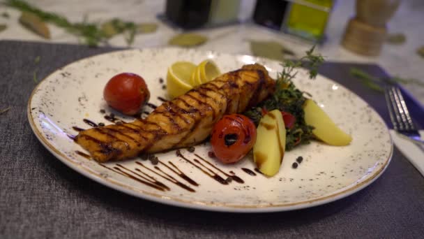 baked fish on plate - Footage, Video