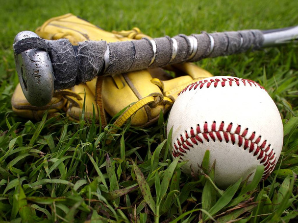 Baseballové rukavice, baseball a baseballovou pálkou - Fotografie, Obrázek