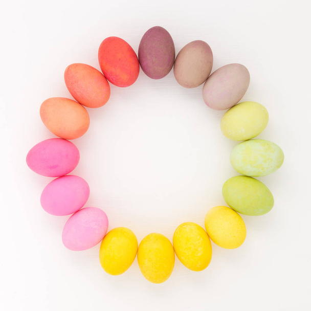 colorful easter eggs on white background - Foto, afbeelding