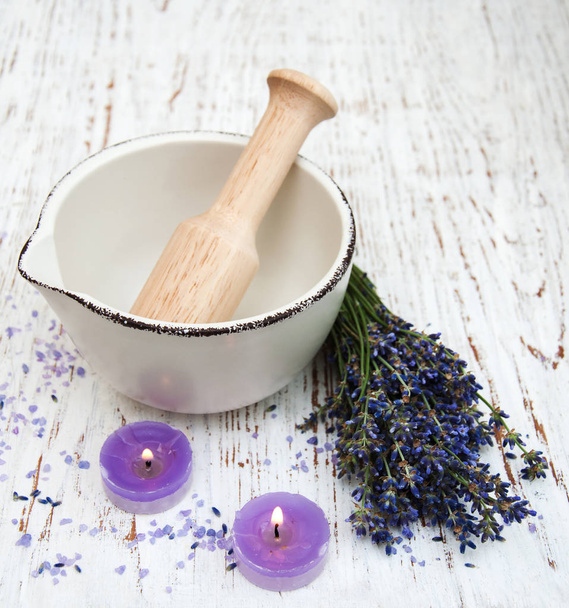lavender oil with bath salt and fresh lavender - Фото, зображення