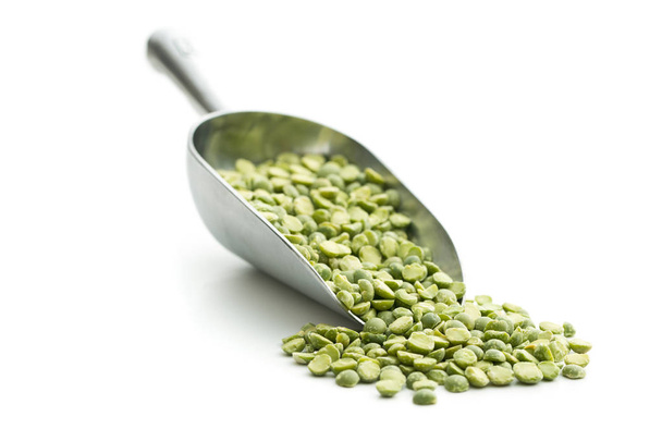 Green split peas in metal scoop. - Фото, зображення