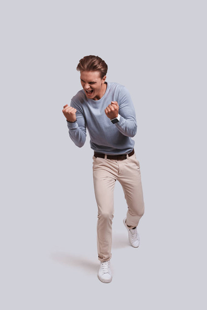 man screaming and gesturing success - Valokuva, kuva