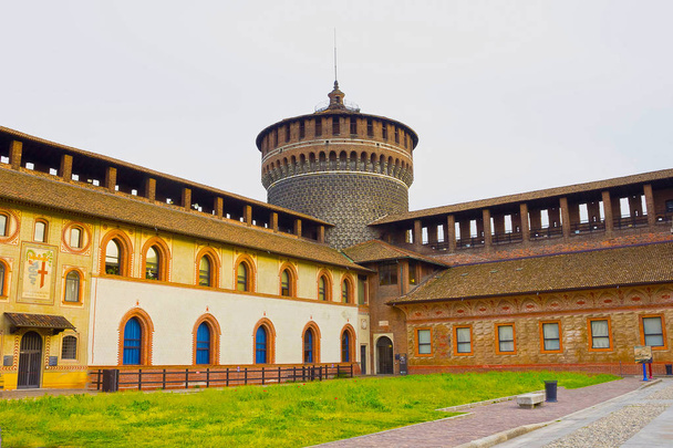 ミラノのスフォルツァ城 - 写真・画像