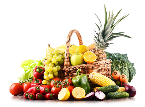 有機生野菜と果物の様々 な構成 - 写真・画像
