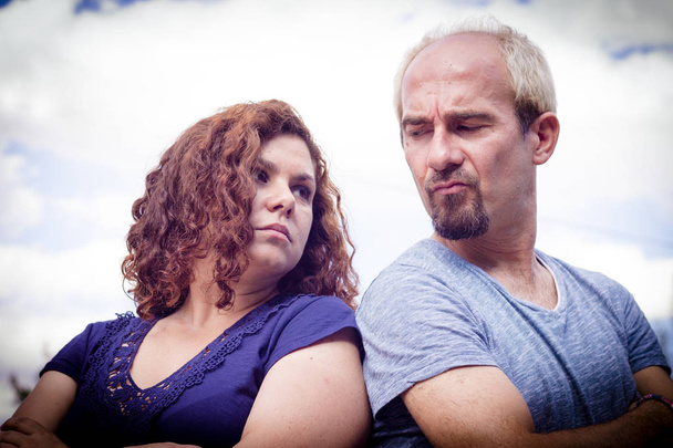 Couple dans une attitude négative en colère
 - Photo, image