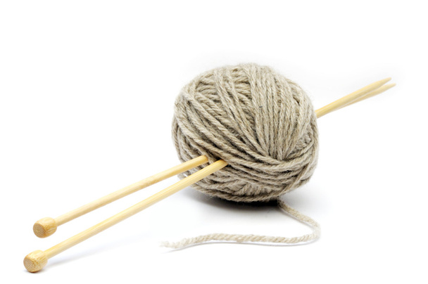 Fils de laine avec aiguilles en bambou
 - Photo, image
