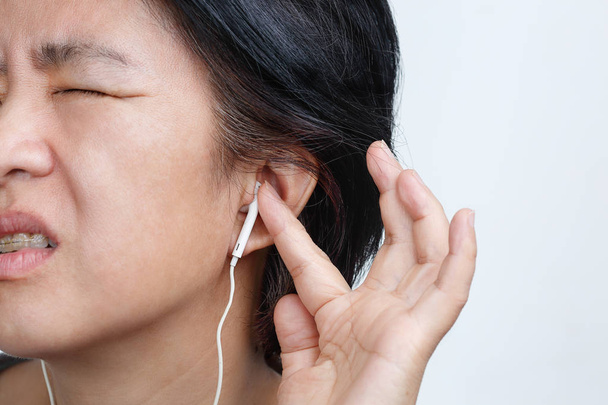 Sluchátka mohou nést riziko ztráty sluchu - Fotografie, Obrázek