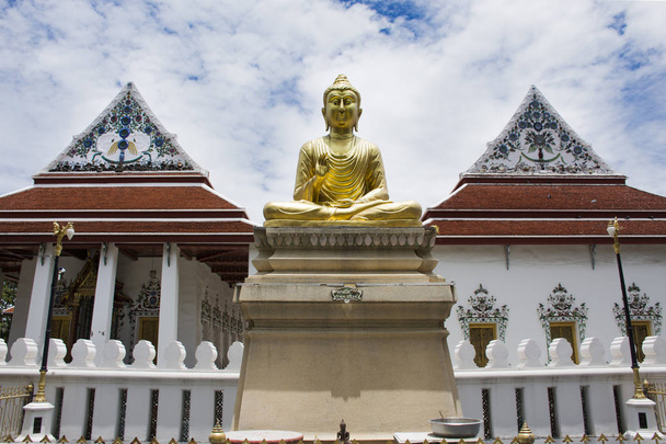 Chrám Wat Phaichayon fón Sep Ratchaworawihan v Samut Prakan,  - Fotografie, Obrázek