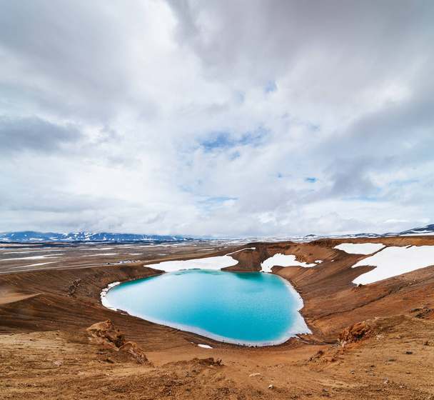 Volcanic lake with turquoise water in Iceland - Photo, Image